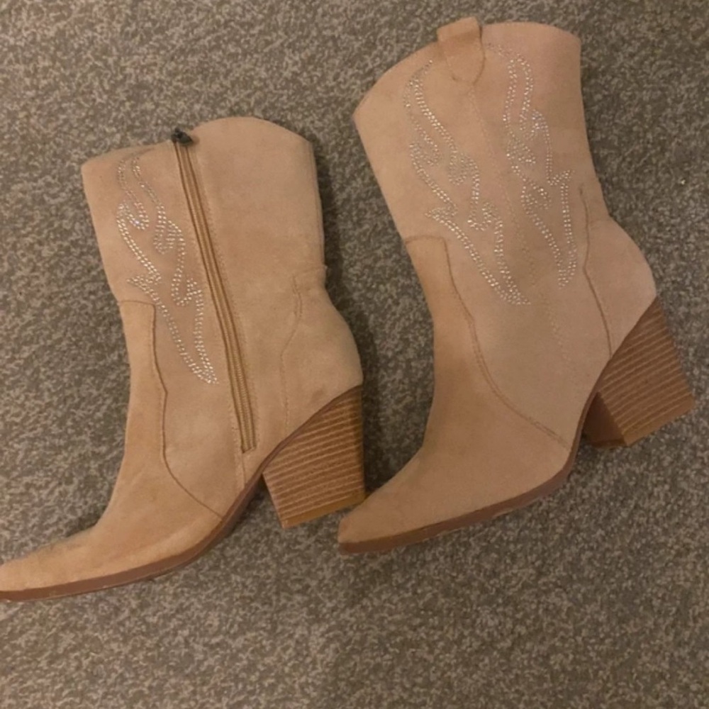 SHEIN Tan Suede Western Block Heel Ankle Boots with Rhinestone Accent
